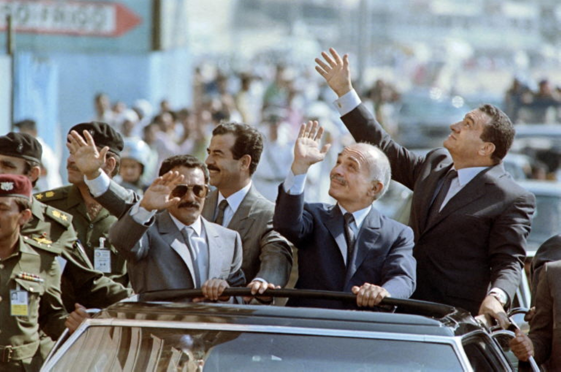  اف ب 