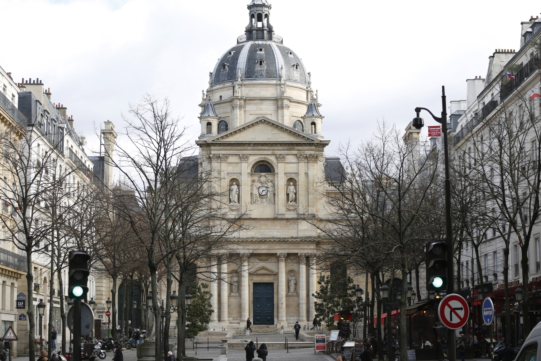 Charles Platiau/Reuters