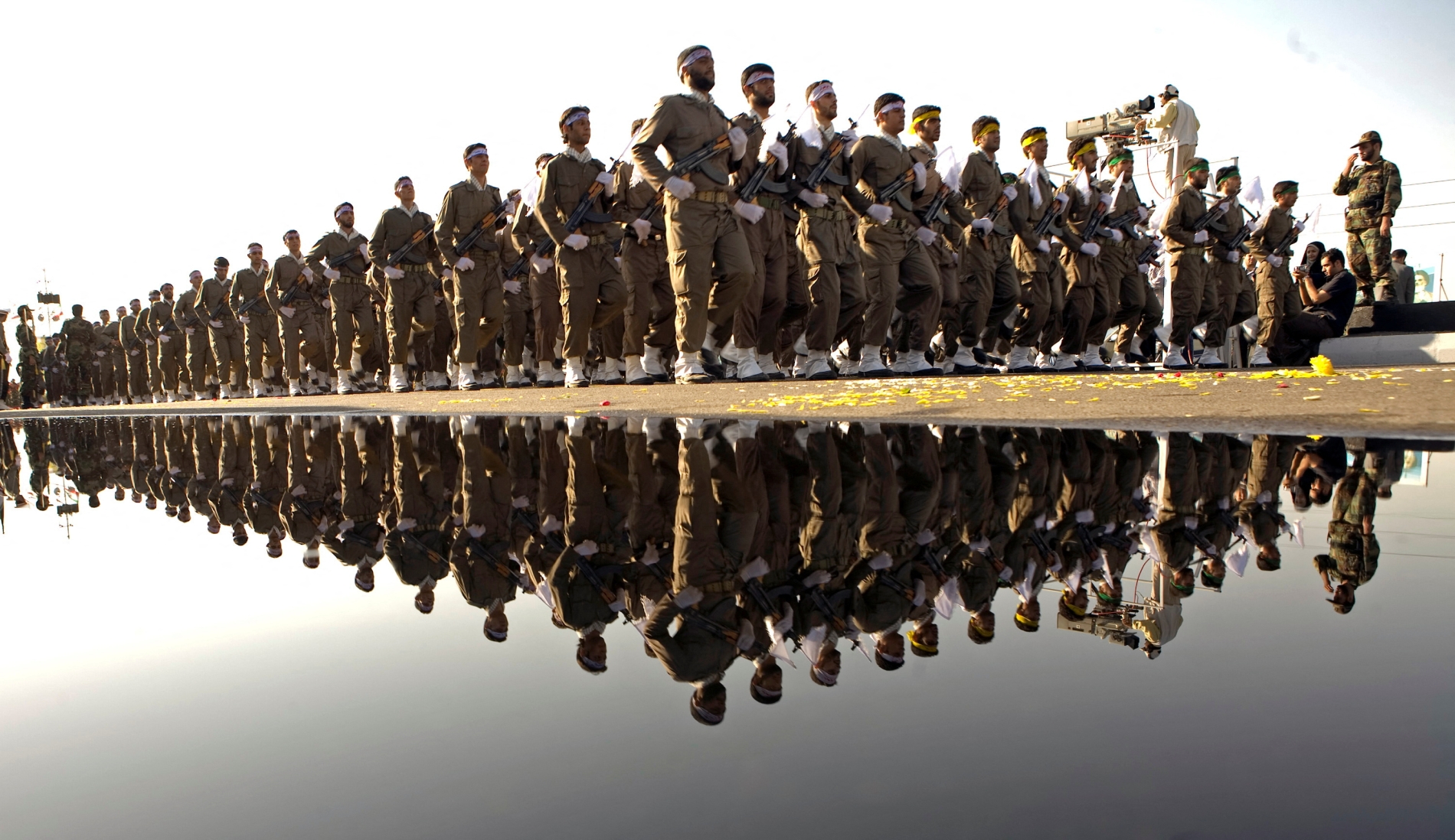 Morteza Nikoubazl / Reuters