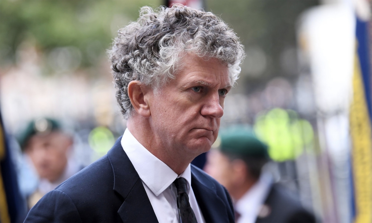 The UK's National Security Advisor Jonathan Powell, who has a track record of helping enemy combatants agree terms.
