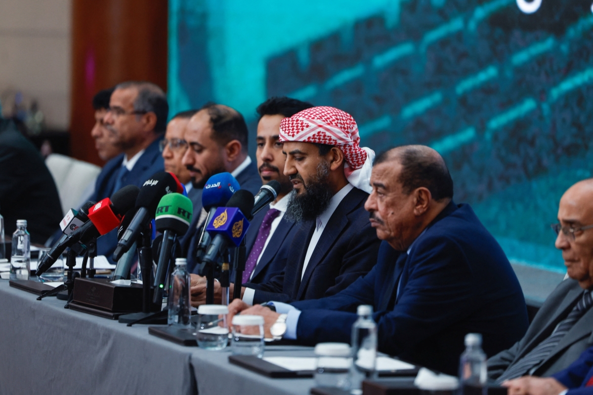 Abdul Rahman Al-Mahrami, a member of the Yemeni Presidential Leadership Council, speaks during the Southern Consultative Meeting in Riyadh, Saudi Arabia, on 18 January 2026.