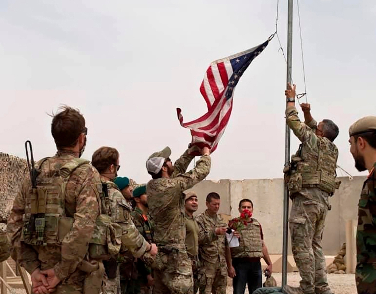 206065.jpeg?VersionId=eyAqVxQx4SJQT0KsrG_dxoigeydvZD56