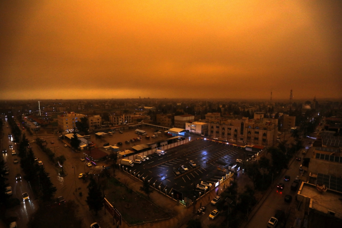 صور الأسبوع... "غرفة المرايا اللانهائية"