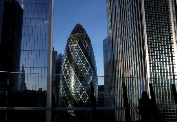 برج "غيركن" وسط مركز الأعمال في لندن، 21 نوفمبر 2025