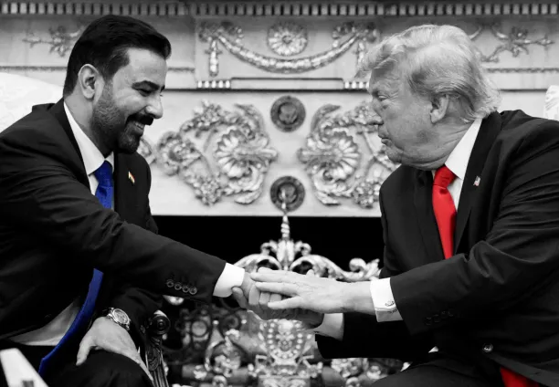 الرئيس الأميركي دونالد ترمب يصافح رئيس الوزراء العراقي علي الزيدي خلال مشاركتهما في اجتماع ثنائي بالمكتب البيضاوي في البيت الأبيض بواشنطن العاصمة، الولايات المتحدة، في 14 يوليو/تموز 2026