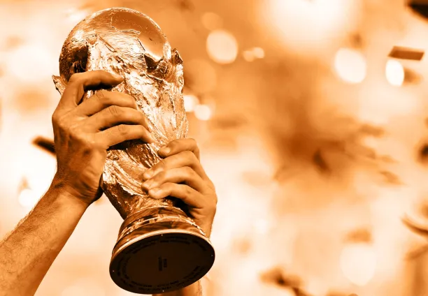 المنتخب الإسباني يرفع كأس العالم بعد فوزه على الأرجنتين، نيوجرسي، الولايات المتحدة الأميركية، 19 يوليو/تموز 2026