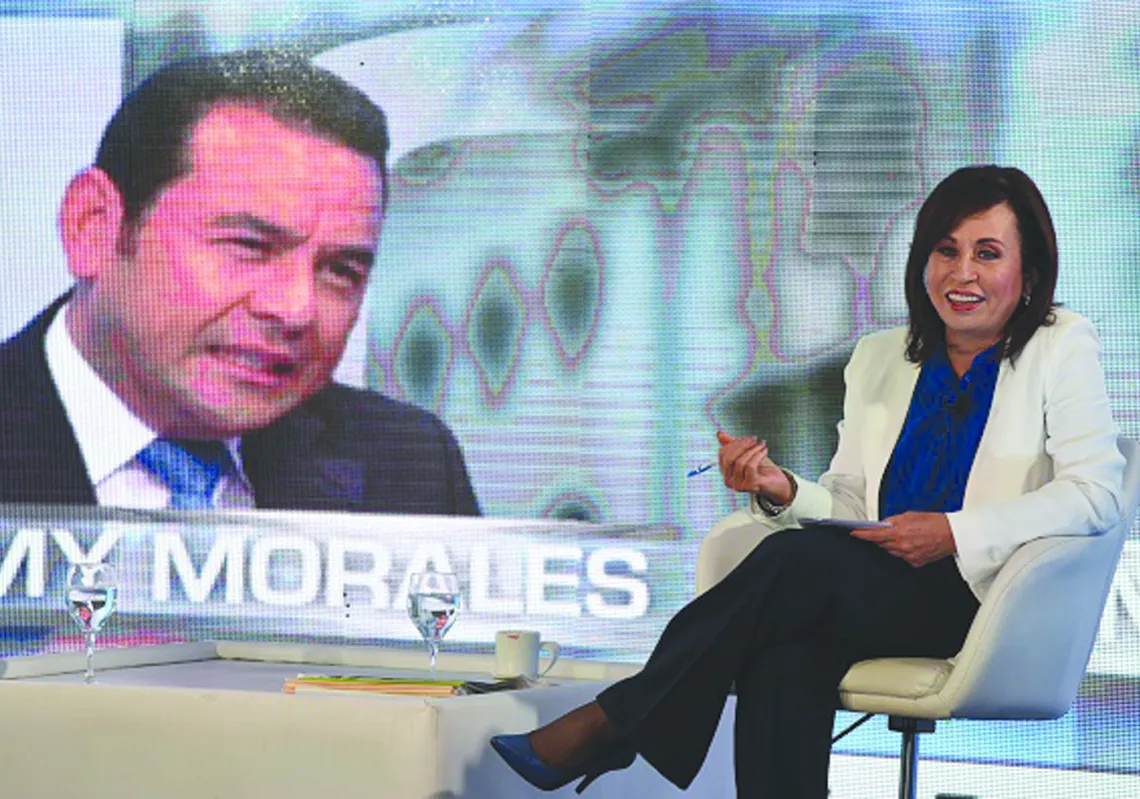 1-	المرشحة الرئاسية ساندرا توريس 64 عامًا، سيدة أعمال، اكتسبت شهرة كبيرة خلال فترة حكم زوجها «ألفارو كولوم» (2008 - 2012)، وقد انفصلت عنه حتى تتمكن من الترشح للانتخابات، نظرًا لأن النظام الانتخابي في غواتيمالا، لا يسمح لزوجات الرؤساء بالترشح في الانتخابات. 