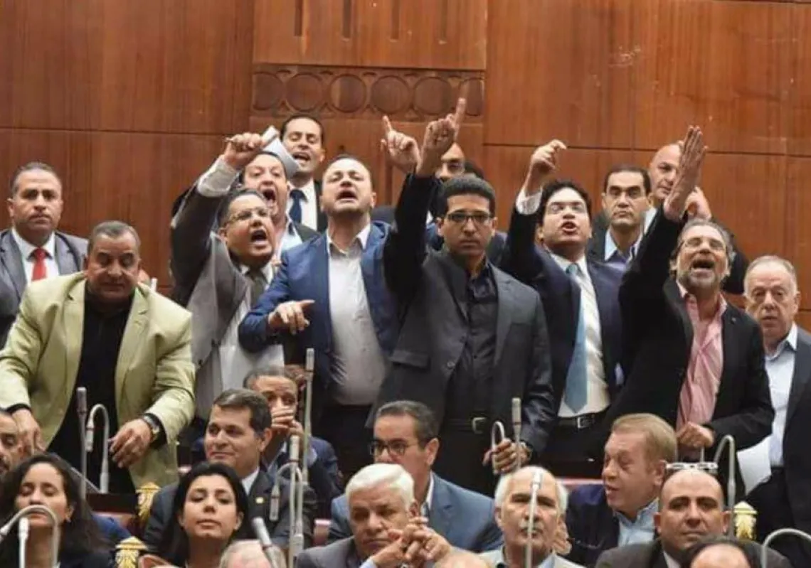 حجم التكتل بالنسبة لعدد الأعضاء قد يكون قليلا ولكنه كان الصوت الواضح والقوي داخل البرلمان ضد الأصوات الخافتة تحت قبة المجلس