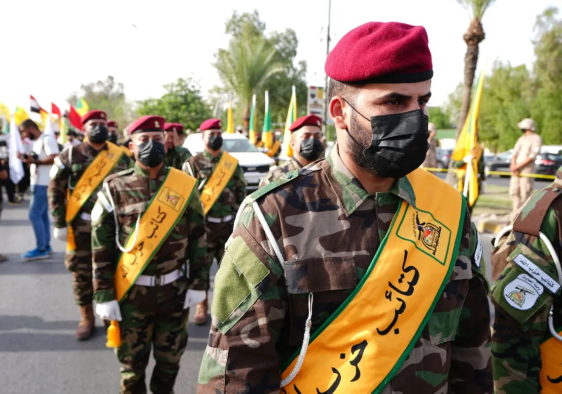 خلال  مراسم تشييع في بغداد، لأبي حيدر الحفجي، قائد ميليشيا "كتائب حزب الله" الشيعية العراقية، الذي قُتل في هجوم إسرائيلي على دمشق في سوريا. العراق في 22 سبتمبر 2024