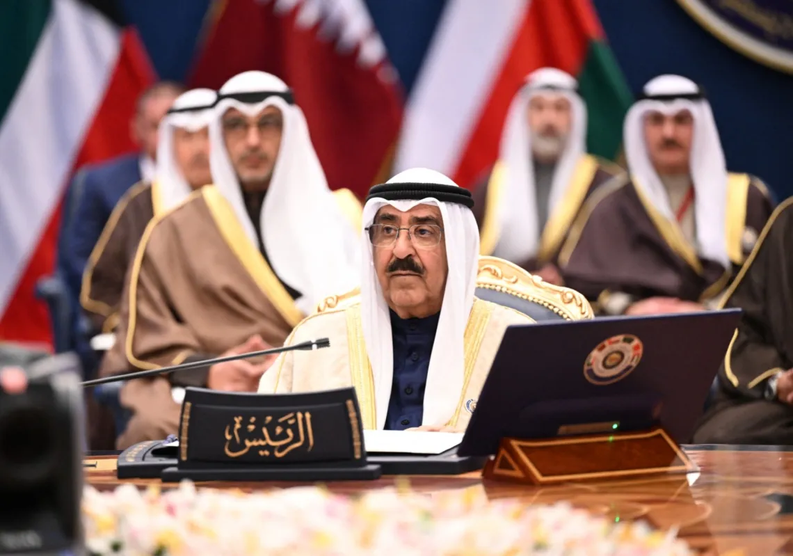أمير الكويت الشيخ مشعل الأحمد الجابر الصباح في الاجتماع الخامس والأربعين لمجلس التعاون الخليجي في مدينة الكويت في الأول من ديسمبر 2024