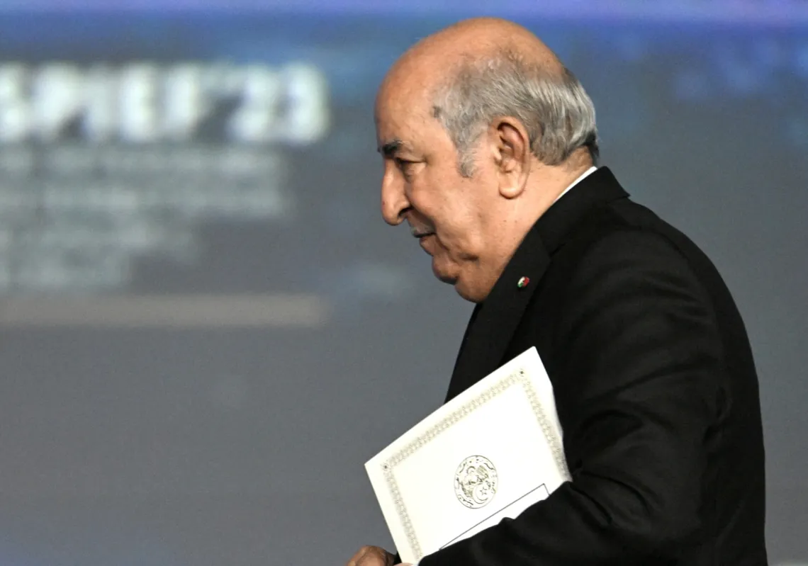 الرئيس الجزائري عبد المجيد تبون اثناء مشاركته في منتدى سانت بيترسبورغ الاقتصادي في روسيا في 16 يونيو 2023  