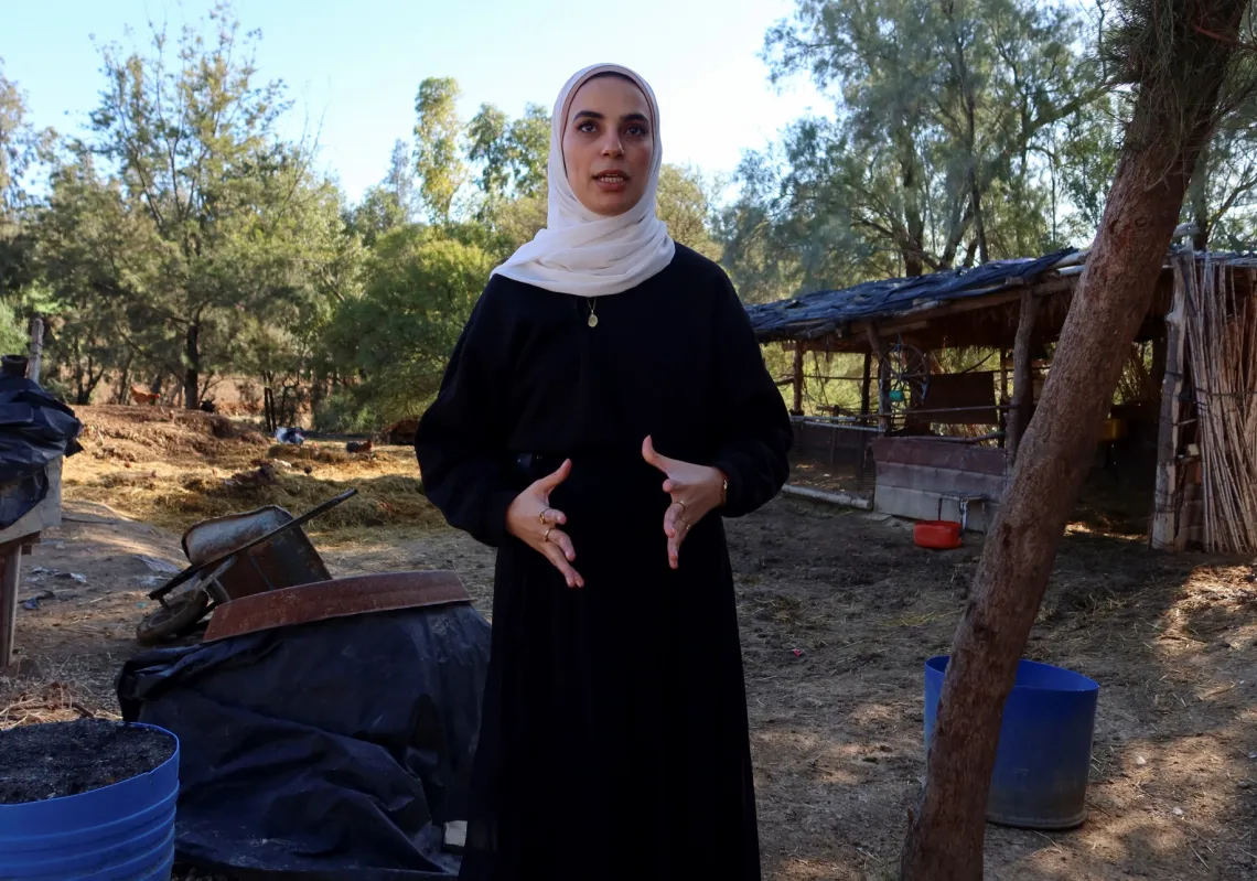 إيمان حمّامي من شركة MooMe خلال مقابلة في مزرعة بجندوبة