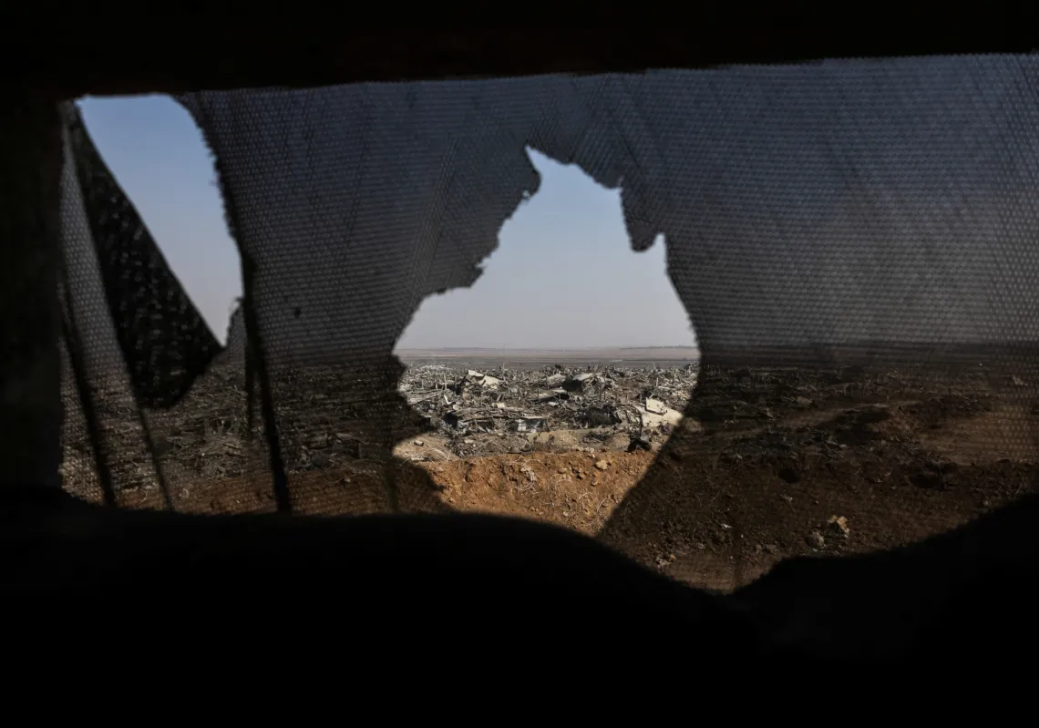 المباني المدمرة كما شوهدت من موقع حراسة في موقع عسكري إسرائيلي داخل حدود "الخط الأصفر" في حي الشجاعية في الجزء الشرقي من مدينة غزة في قطاع غزة 5 نوفمبر 2025