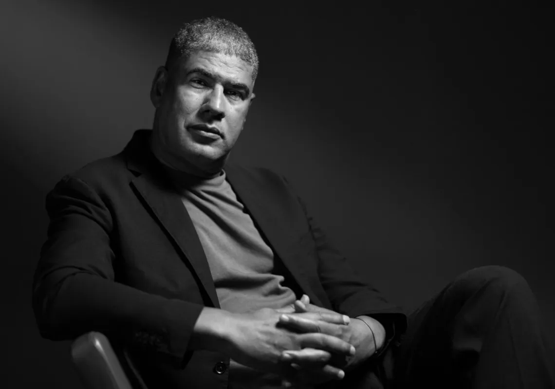 الروائي رشيد بنزين