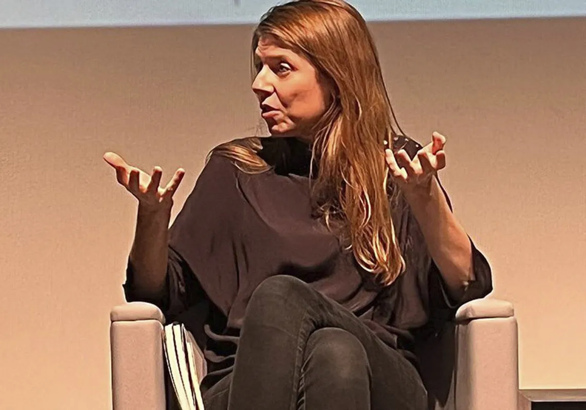 Spanish poet Miriam Reyes 