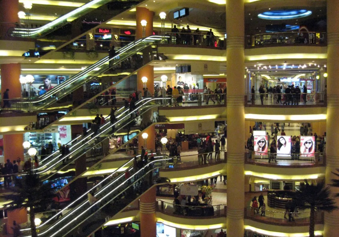 مركز تجاري في مدينة نصر، شرق مصر، 21 فبراير 2013