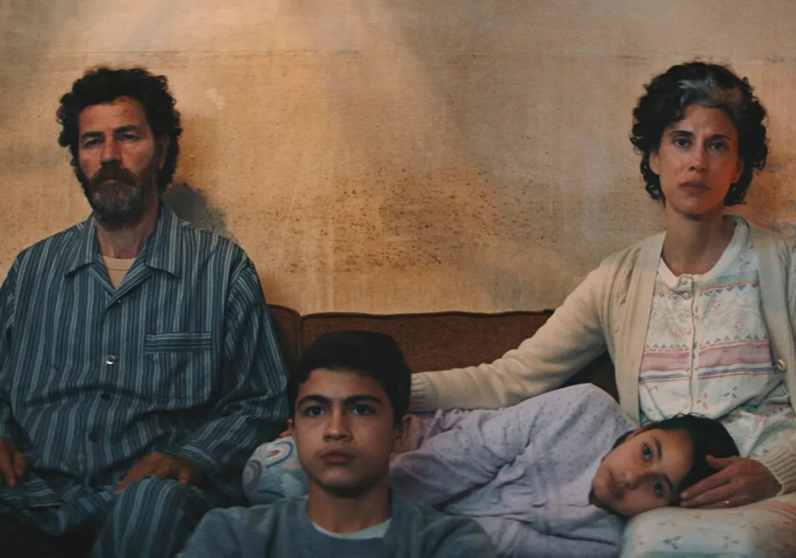 مشهد من فيلم "اللي باقي منك"