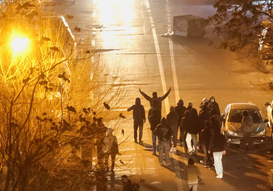 متظاهرون إيرانيون في أحد شوارع طهران، احتجاجًا على النظام السياسي، في 8 يناير 2026