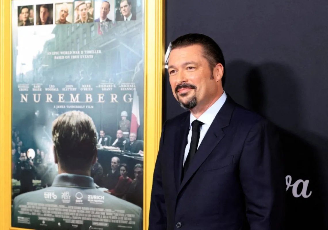 جيمس فاندربيلت يحضر العرض الأول لفيلم "نورمبرغ" ضمن مهرجان AFI FEST 2025 في مسرح TCL الصيني في هوليوود، كاليفورنيا، في 24 أكتوبر 2025