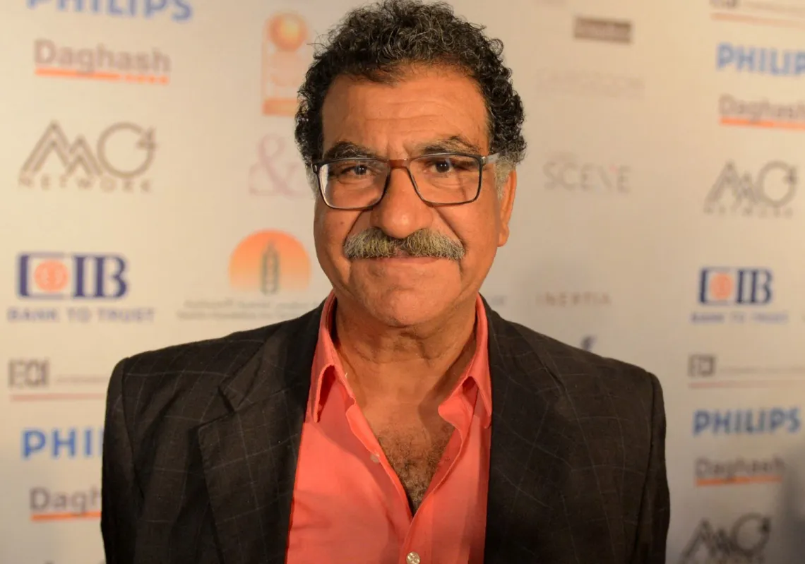 الفنان التشكيلي المصري محمد عبلة خلال حضوره معرض "ليلة الفن" في المتحف المصري بالقاهرة، 28 أكتوبر 2017