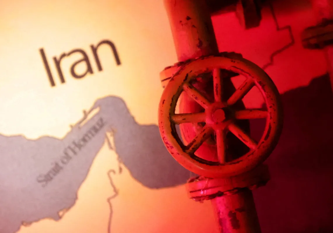 إيران تستخدم مضيق هرمز كسلاح ضغط