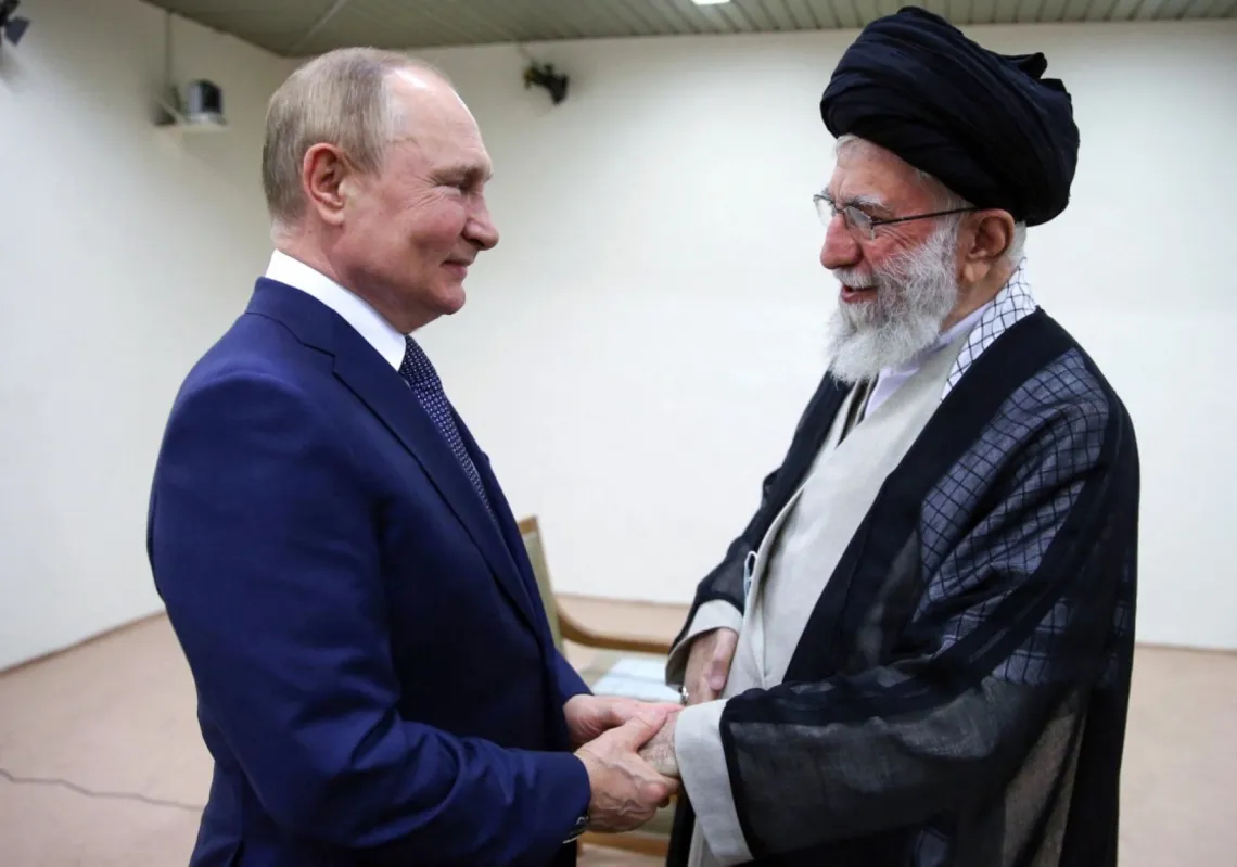 الزعيم الإيراني علي خامنئي يستقبل الرئيس الروسي فلاديمير بوتين في طهران، 19 يوليو 2022