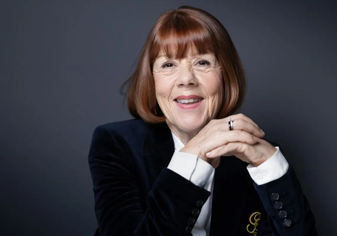 جيزيل بيليكوت خلال جلسة تصوير في باريس، 4 فبراير 2026، لمناسبة صدور كتابها "والفرح بالحياة"