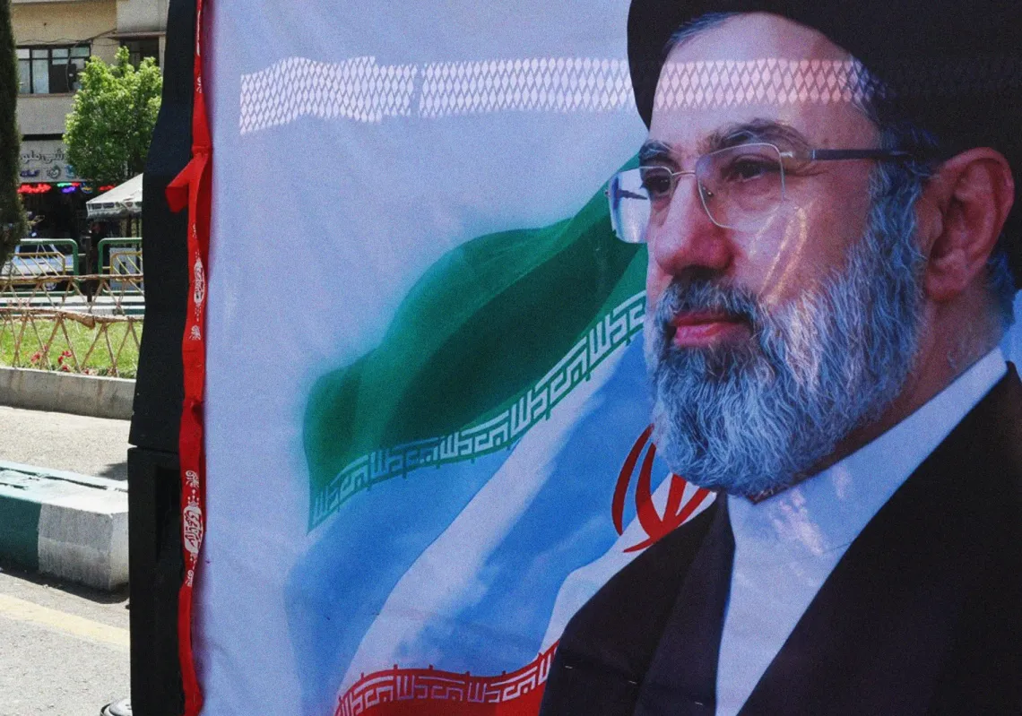 صورة المرشد الأعلى الجديد لإيران مجتبى خامنئي، في أحد شوارع طهران في 5 أبريل 2026