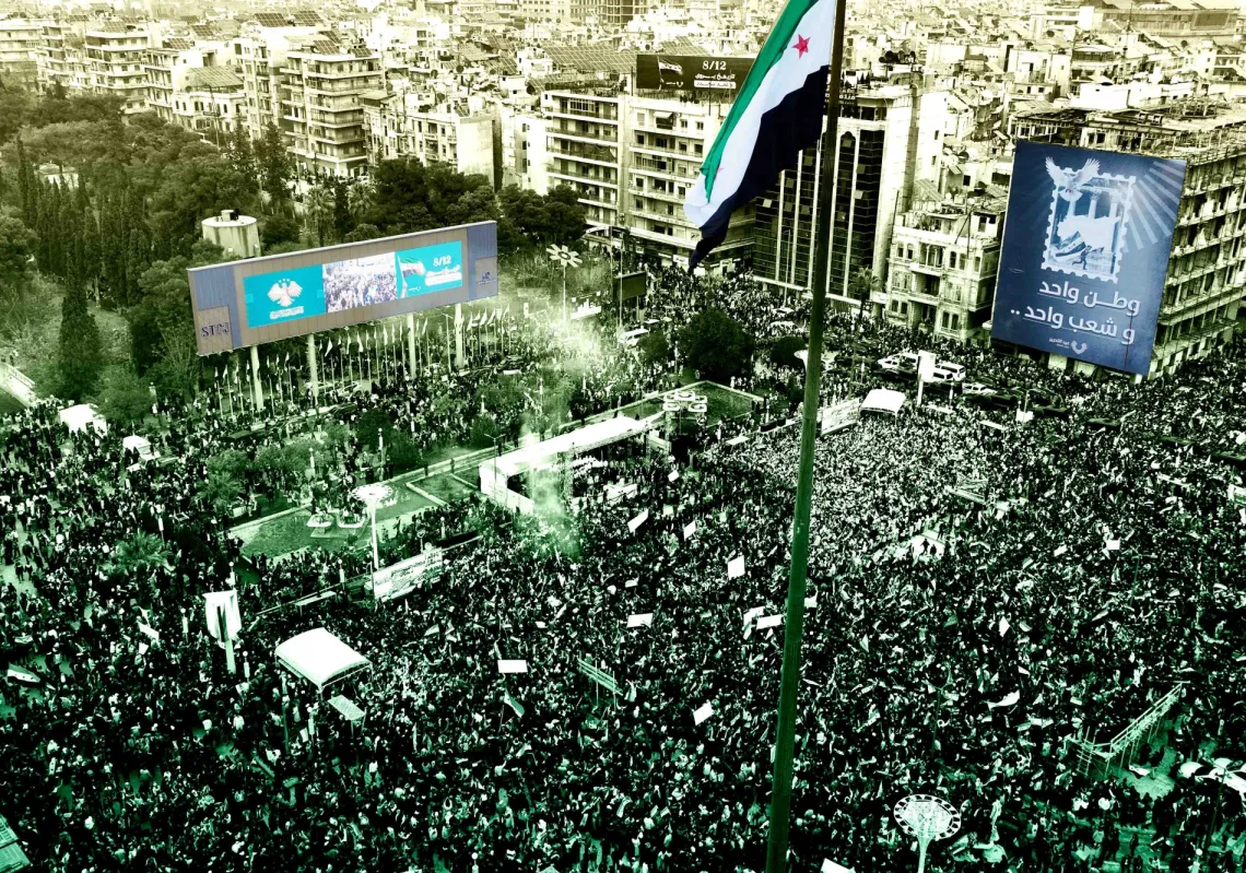 تجمع للسوريين خلال إحياء الذكرى السنوية الأولى لسقوط بشار الأسد، في حلب، سوريا، 8 ديسمبر 2025