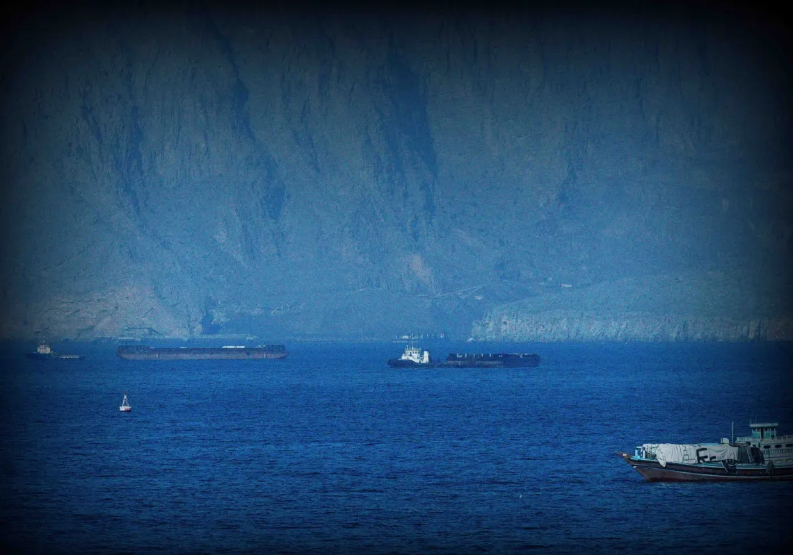 أشباح "إيفري"... كيف يعيد التاريخ رسم صراعات المضائق البحرية؟