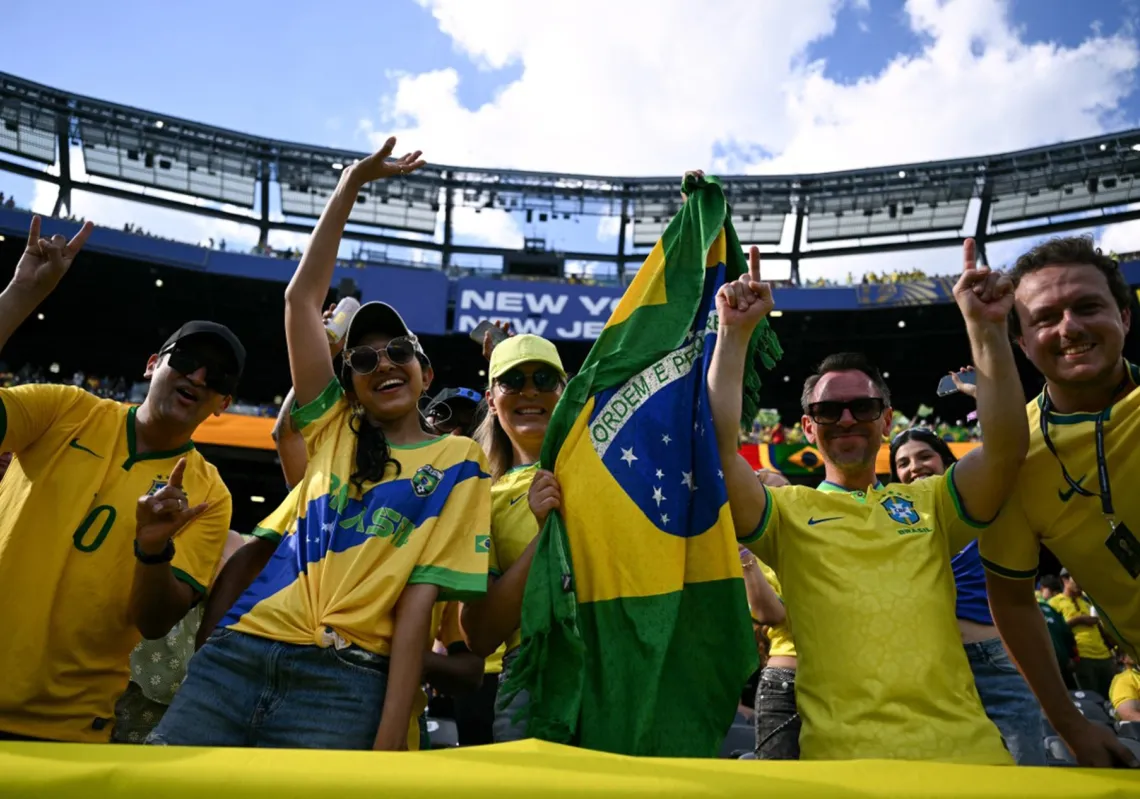 مشجعون برازيليون قبل مباراة البرازيل والمغرب في كأس العالم 2026
