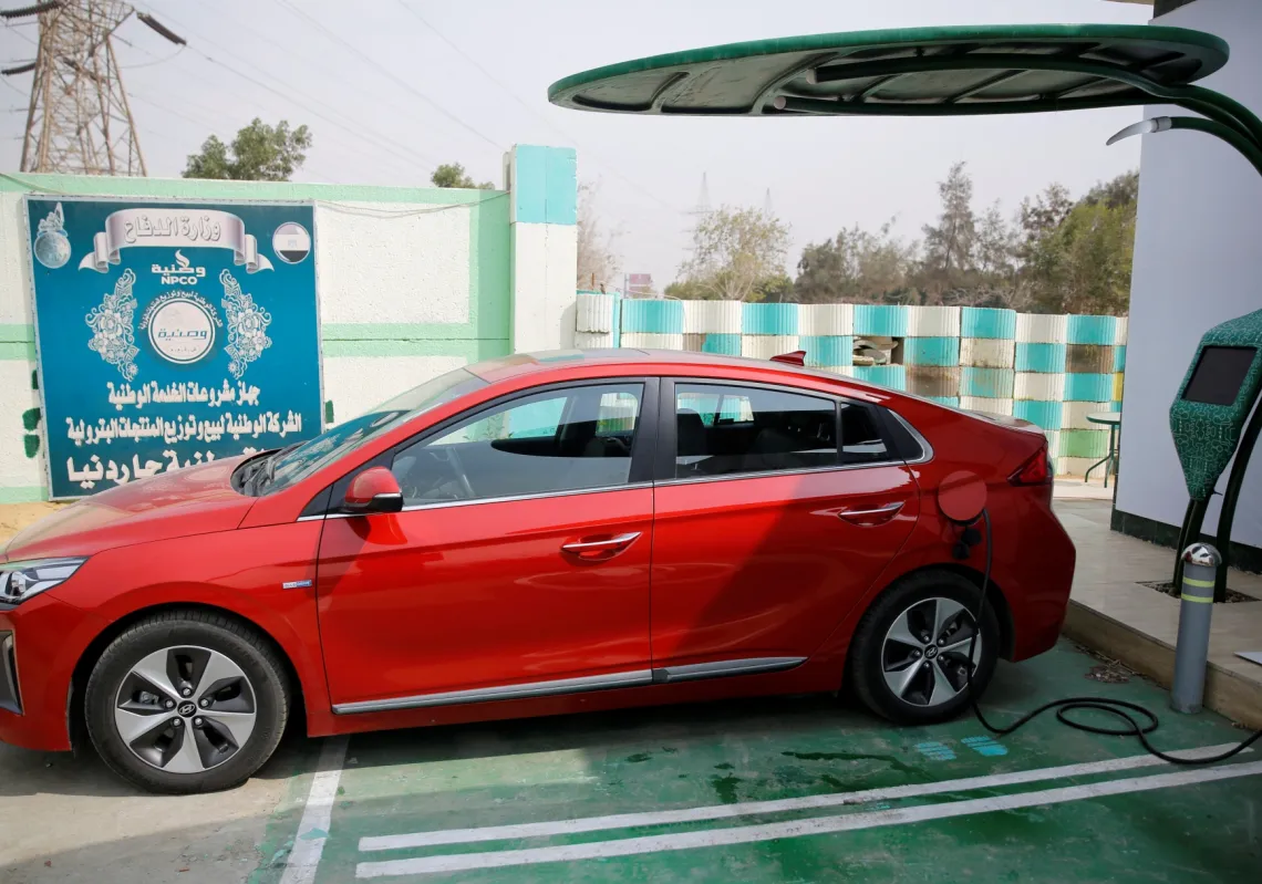 صندوق شحن لسيارة كهربائية في محطة شحن تابعة لشركة "ريفولتا" بالقاهرة، في إطار الجهود الرامية إلى خفض استهلاك الوقود وتقليل البصمة الكربونية لمصر تدريجيا، 19 فبراير 2018
