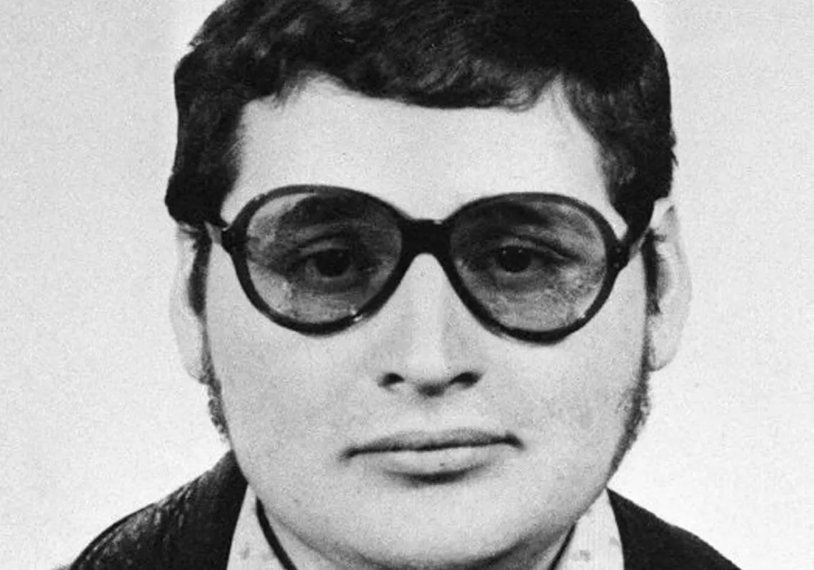 تُظهر الصورة التي التقطت عام 1970، الفنزويلي إيليتش راميريز سانشيز المعروف باسم "كارلوس الثعلب" والذي كان يُعد يوما أكثر الإرهابيين ملاحقة في العالم ووصف نفسه بأنه "ثوري محترف"